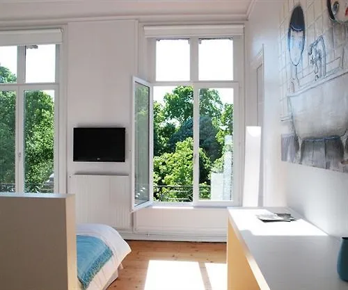 ***  L'Esplanade Lille Bed & Breakfast France